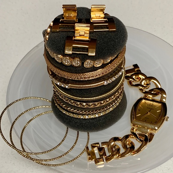 RJ GRAZIANO GOLD TONE WATCH & 10 BRACELET SET NWOB - Picture 4 of 8